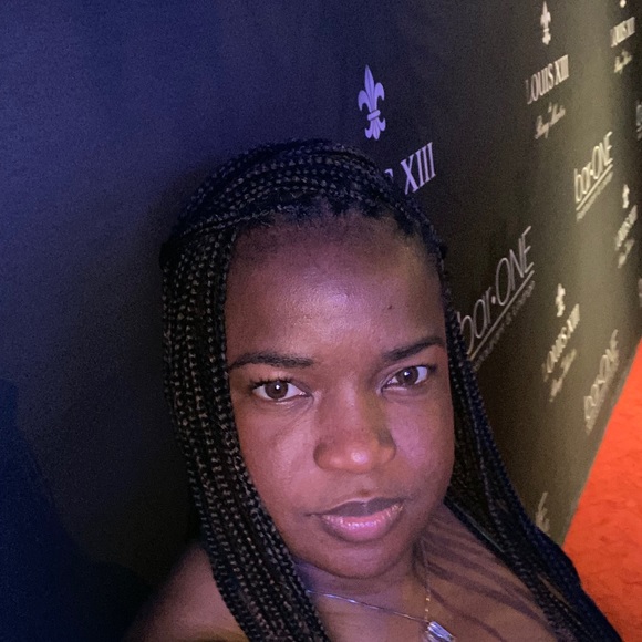 Meet your Posher, Denise - Picture 1 of 1